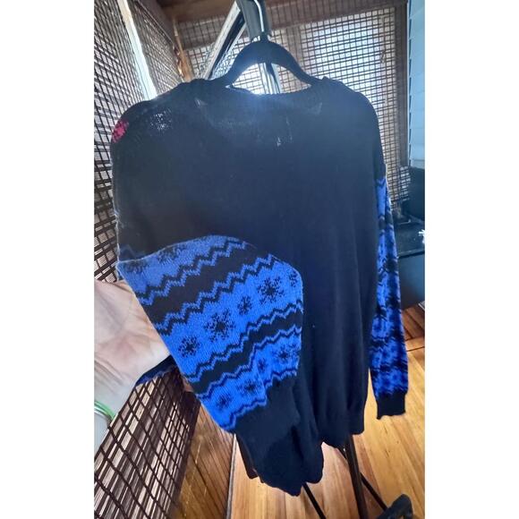 Stranger Things Sweater - Picture 4 of 4